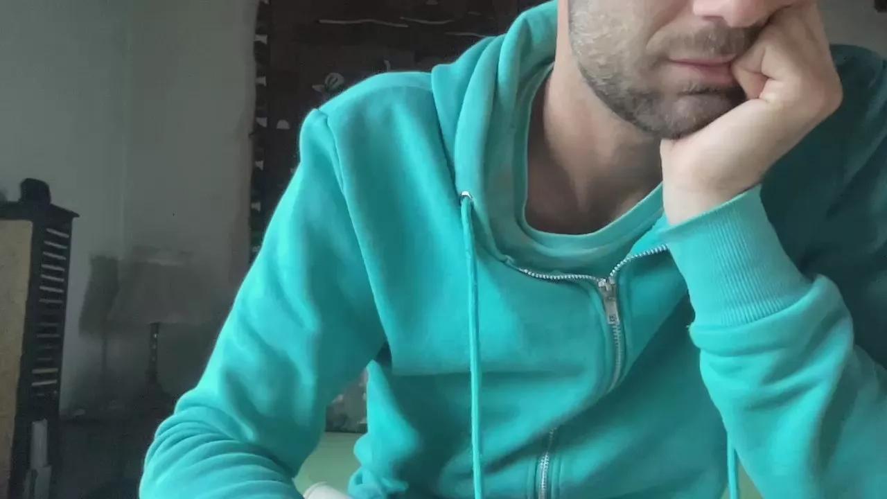 Offline Redthommy on Cam4