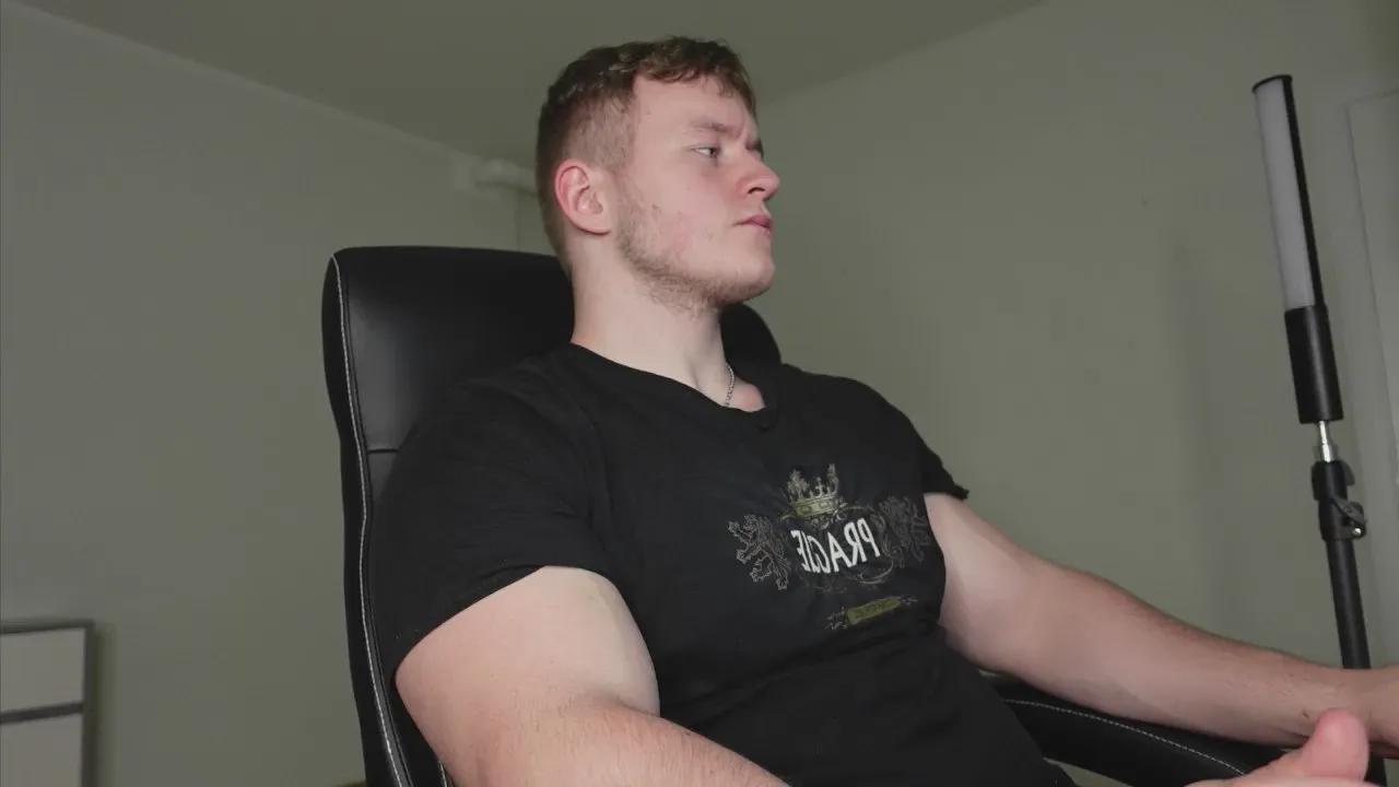 Offline Richard_Dullas on Cam4