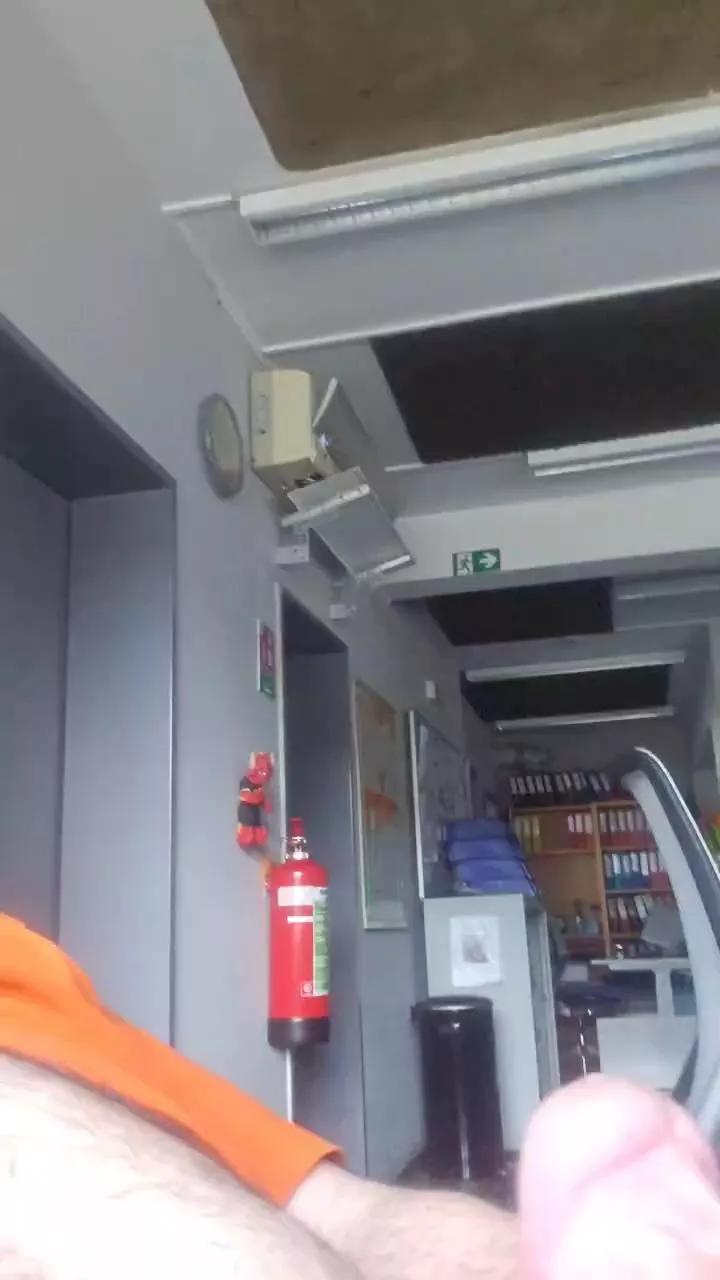 Offline roberto1974fun on Cam4