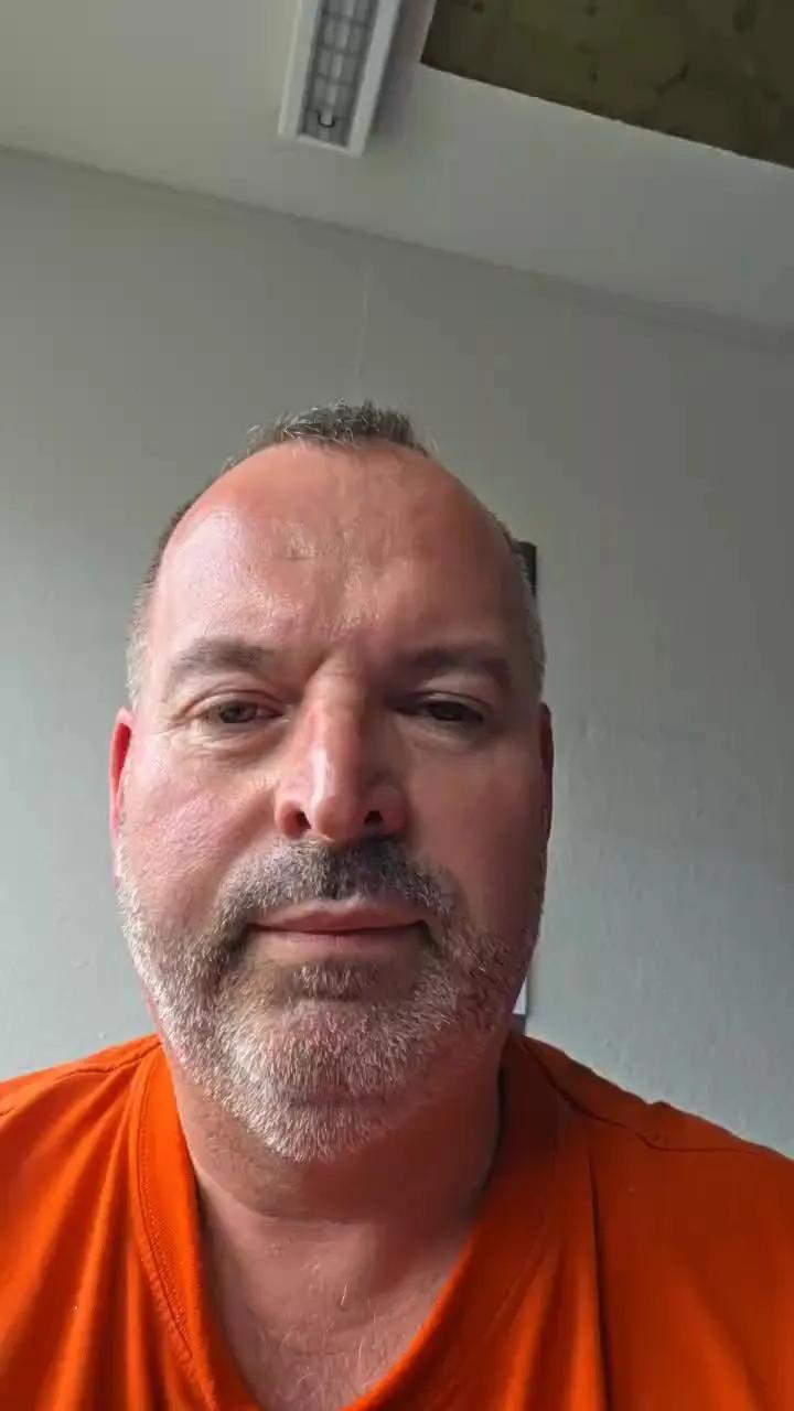 Offline roberto1974fun on Cam4