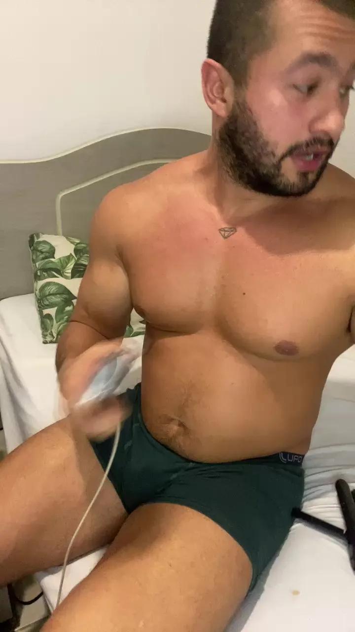 Offline Romaninhoo on Cam4