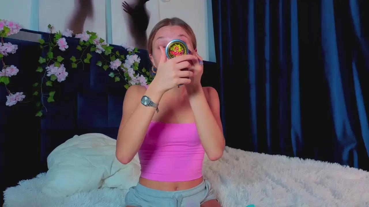 Offline RondaPattyre on Cam4