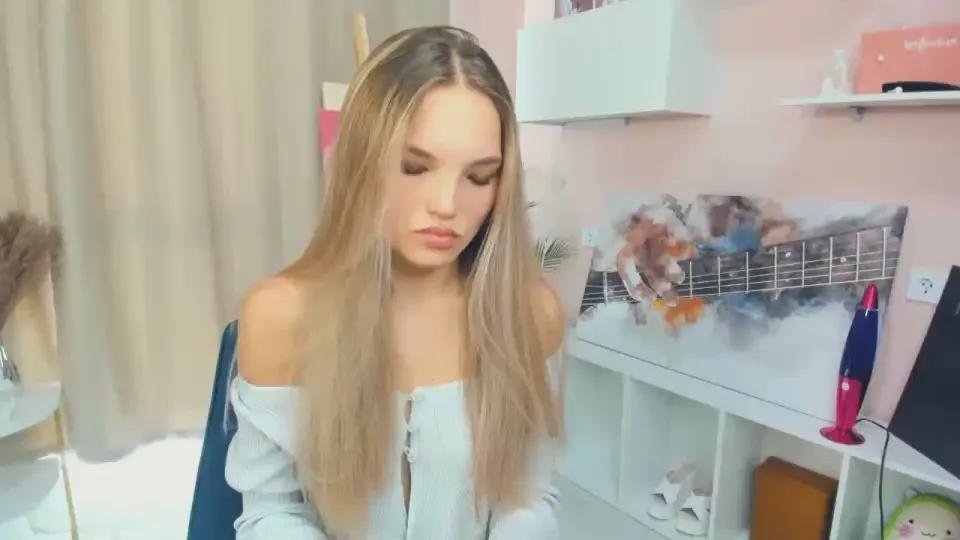 Offline RondaPattyre on Cam4