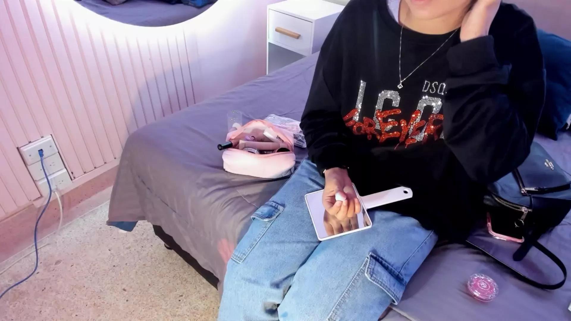 Offline Ruby_Janee on Cam4