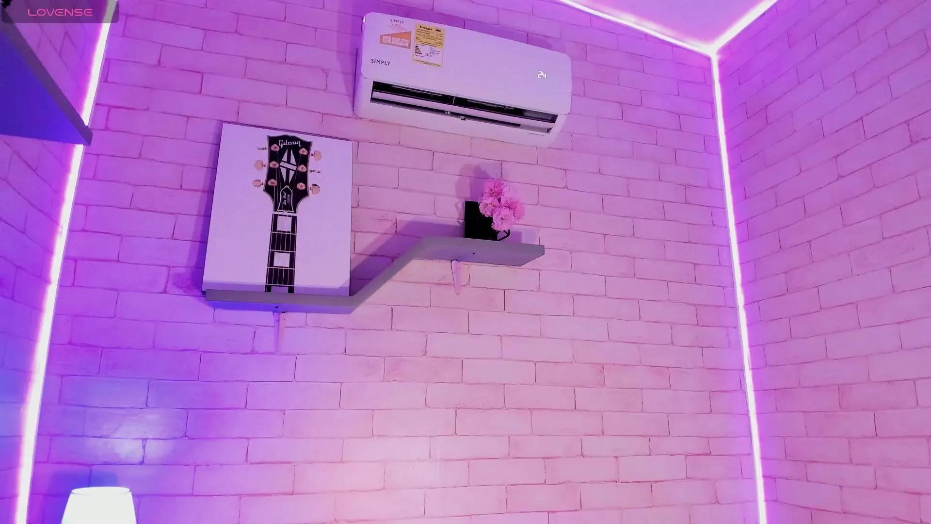 Offline Ruby_Janee on Cam4