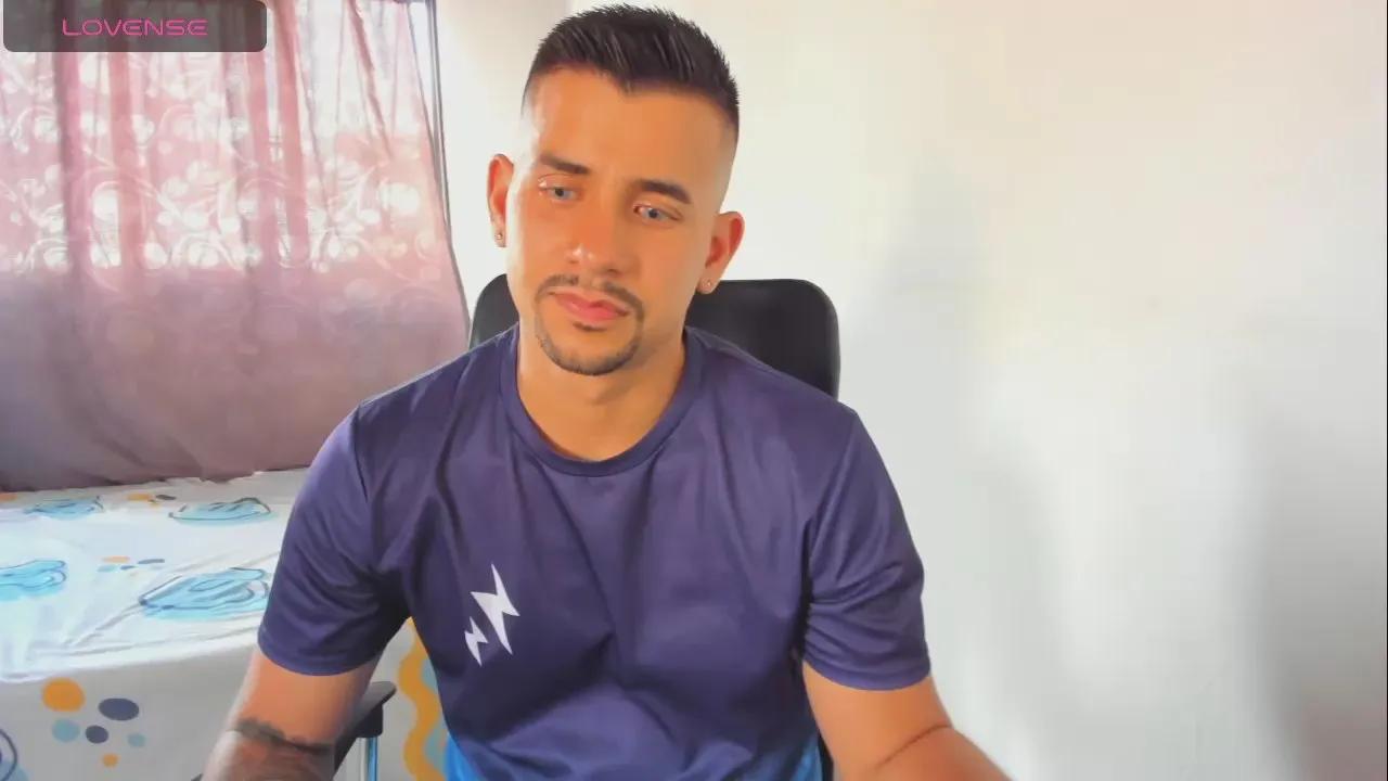 Offline Ruizfrank1 on Cam4