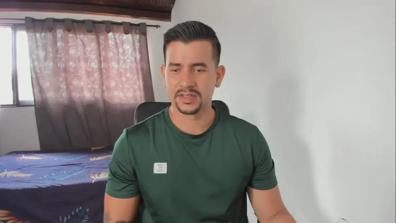 Offline Ruizfrank1 on Cam4