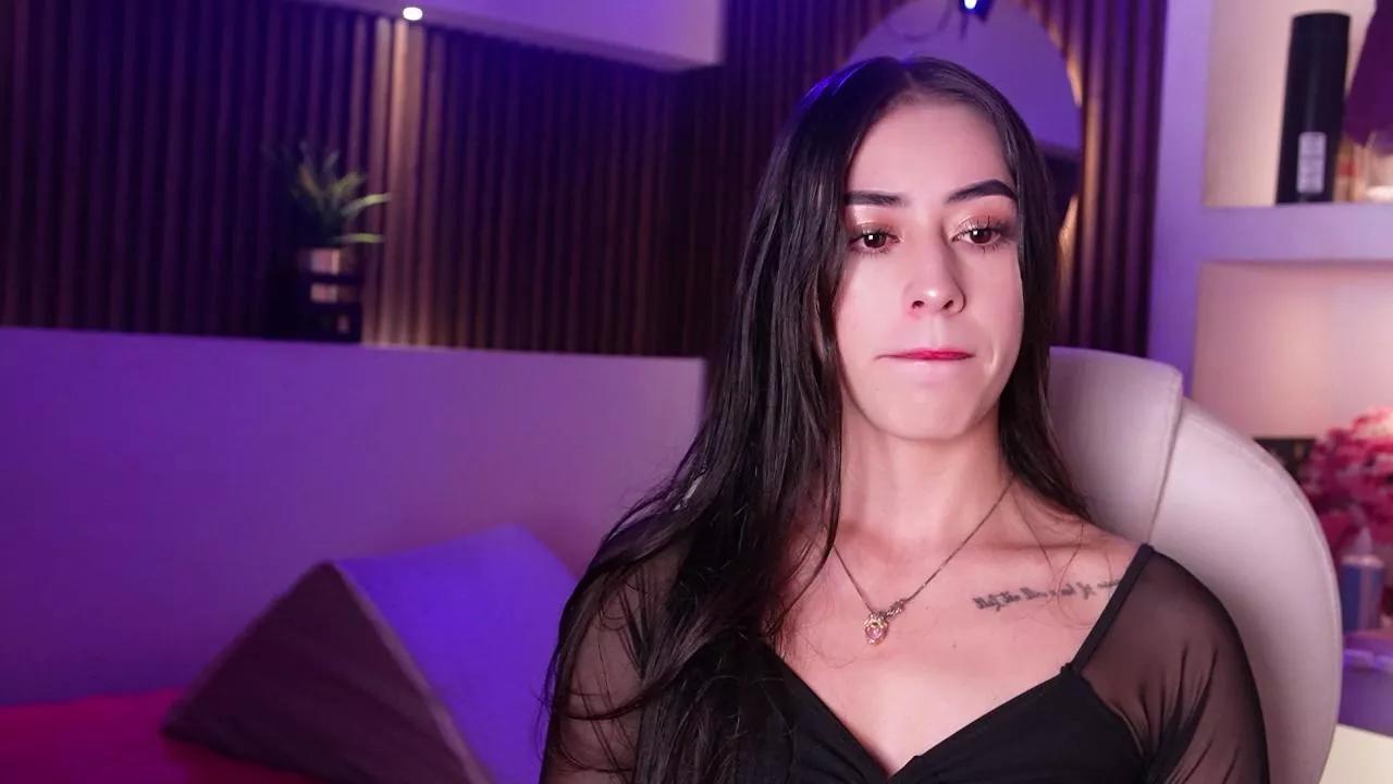 Offline Saracollins1 on Cam4