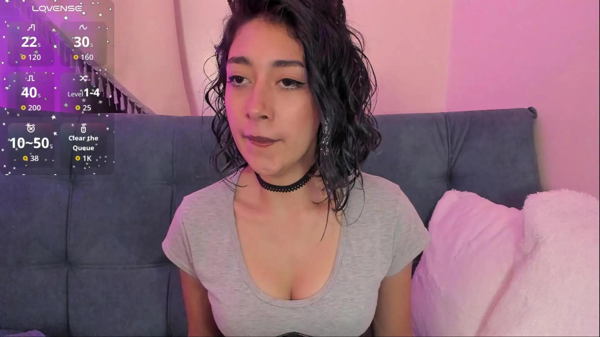 Offline Scarletwd18 on Cam4