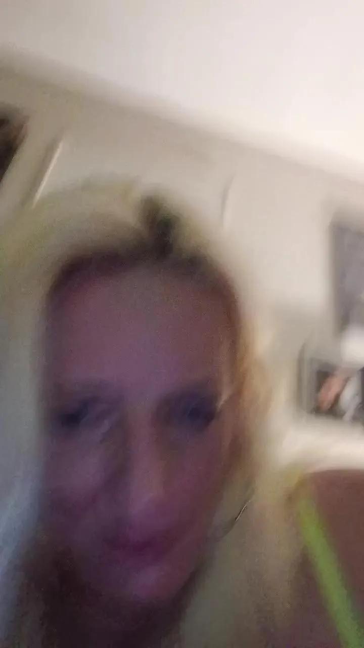 Offline Sexy_meid1 on Cam4