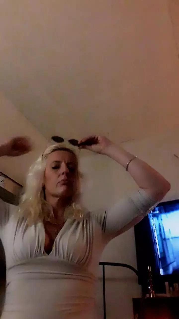 Offline Sexy_meid1 on Cam4