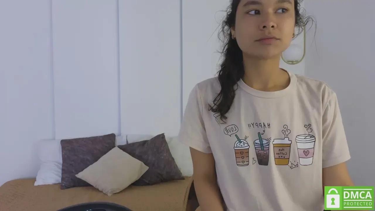 Offline sexychanell_18 on Cam4