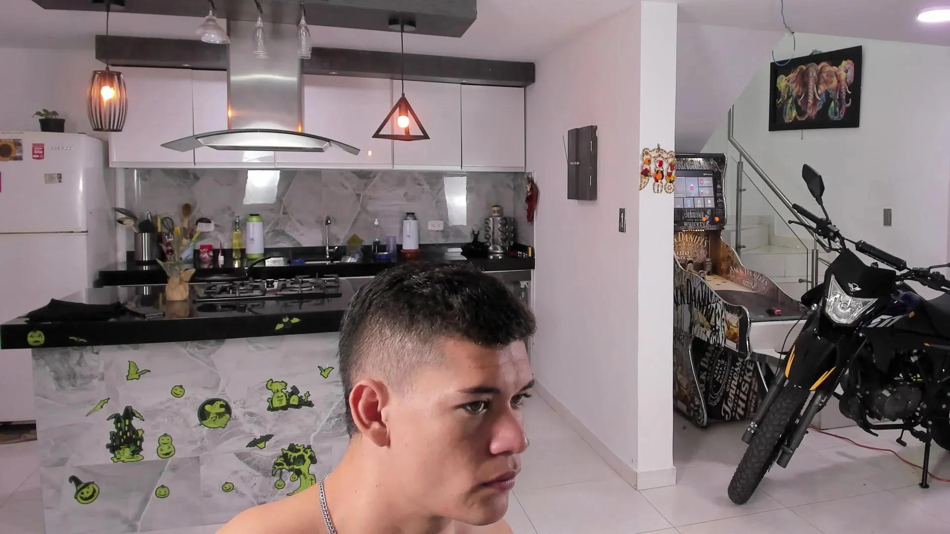 Offline sexyhotfriends_ on Cam4