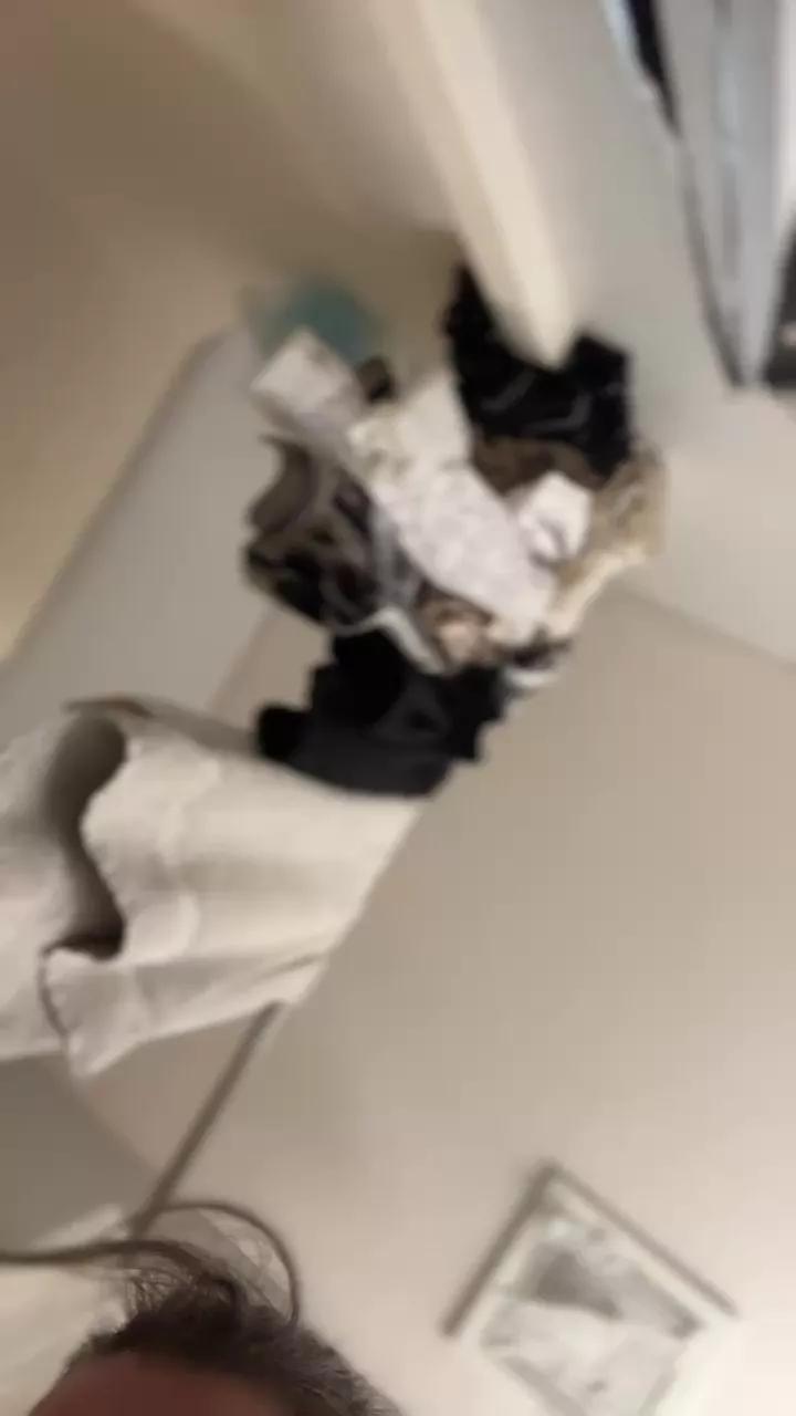 Offline SexyMissBee21 on Cam4