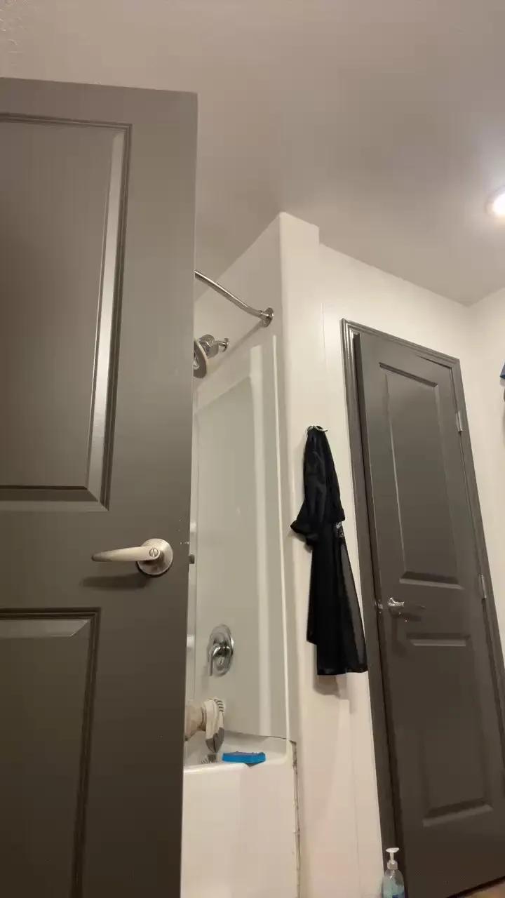 Offline SexyMissBee21 on Cam4