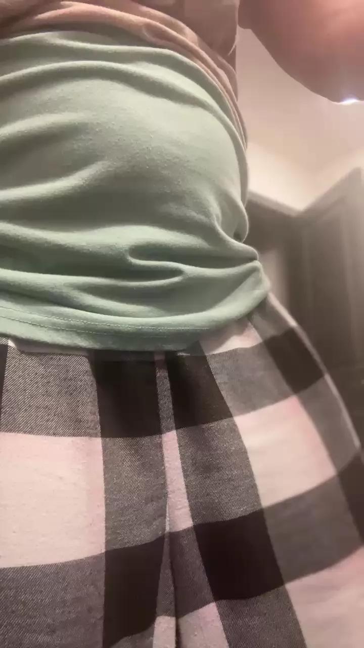 Offline SexyMissBee21 on Cam4