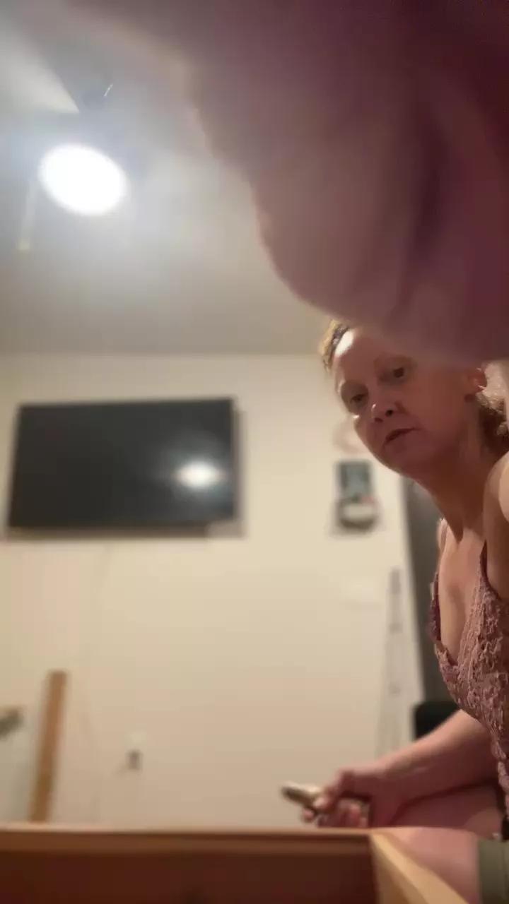 Offline SexyMissBee21 on Cam4