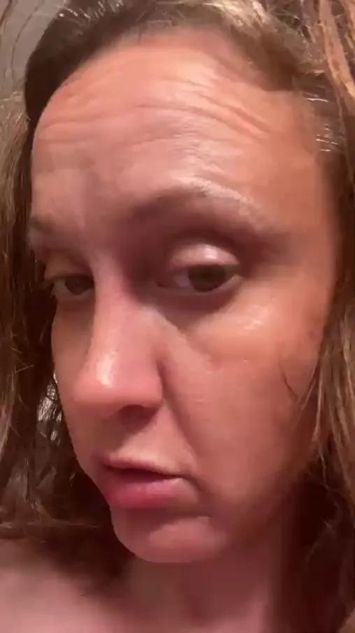 Offline SexyMissBee21 on Cam4