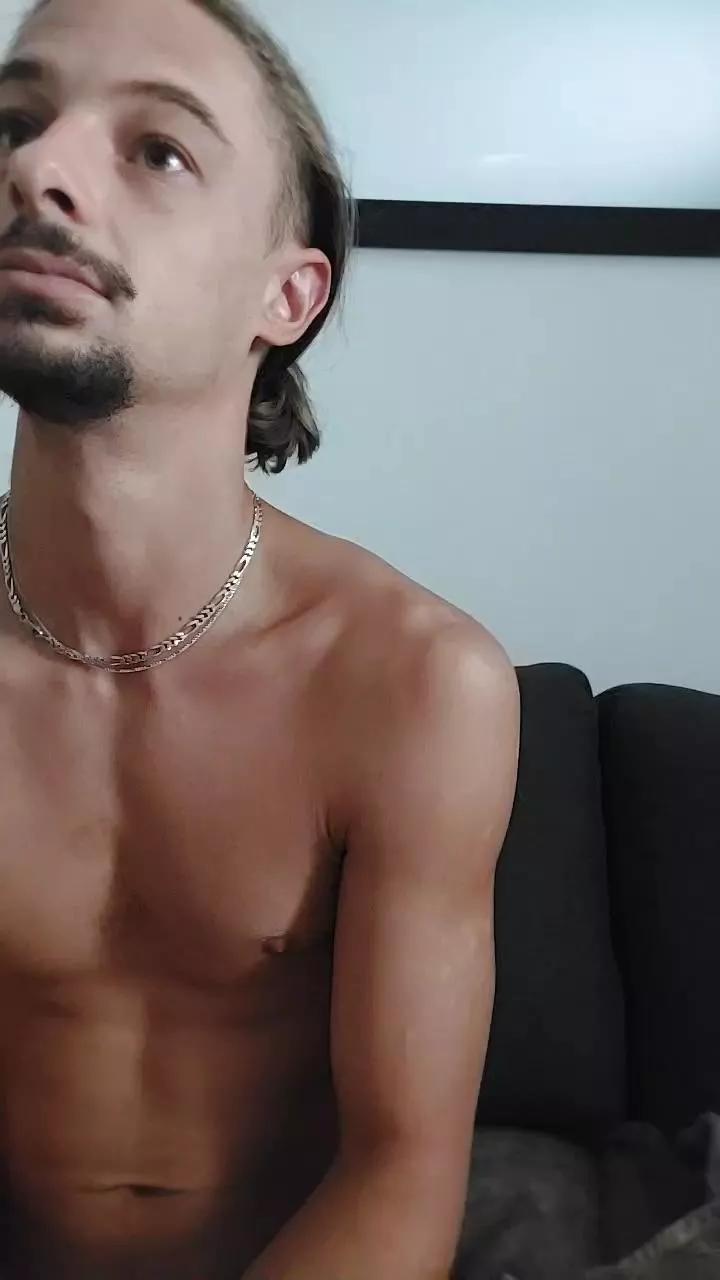 Offline SexySayajin on Cam4
