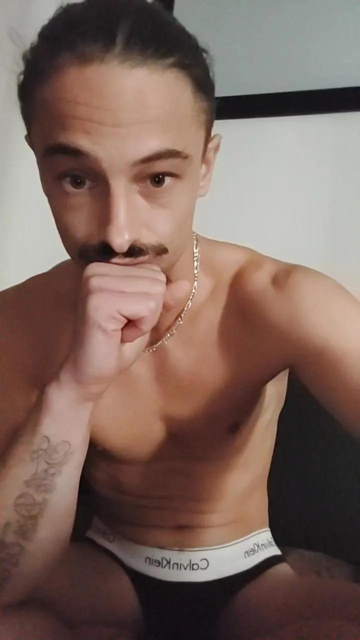 Offline SexySayajin on Cam4