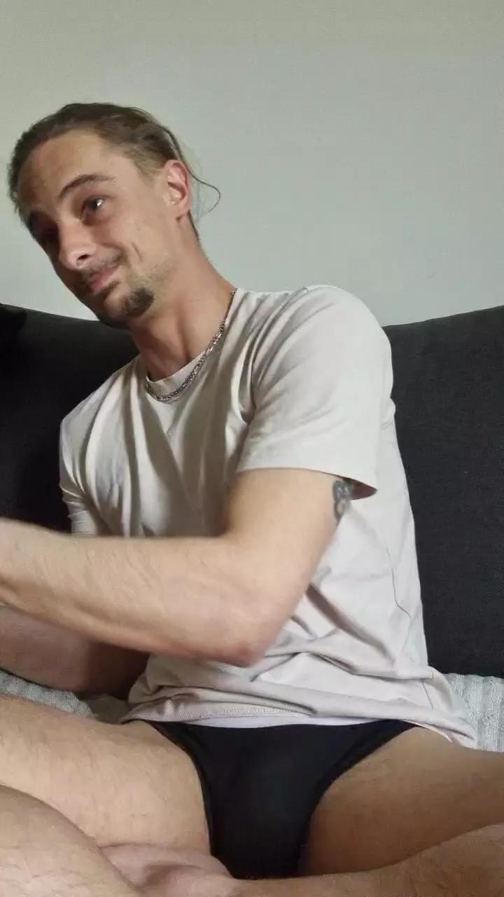 Offline SexySayajin on Cam4