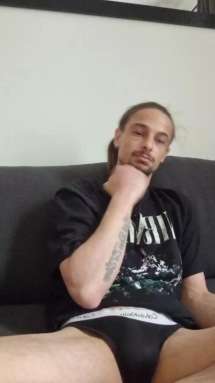 Offline SexySayajin on Cam4