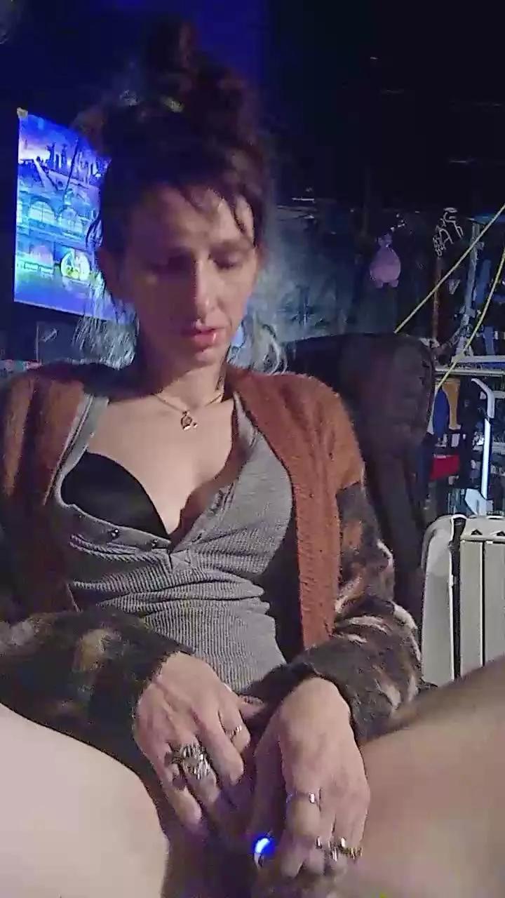 Offline ShyplayfulGirl on Cam4