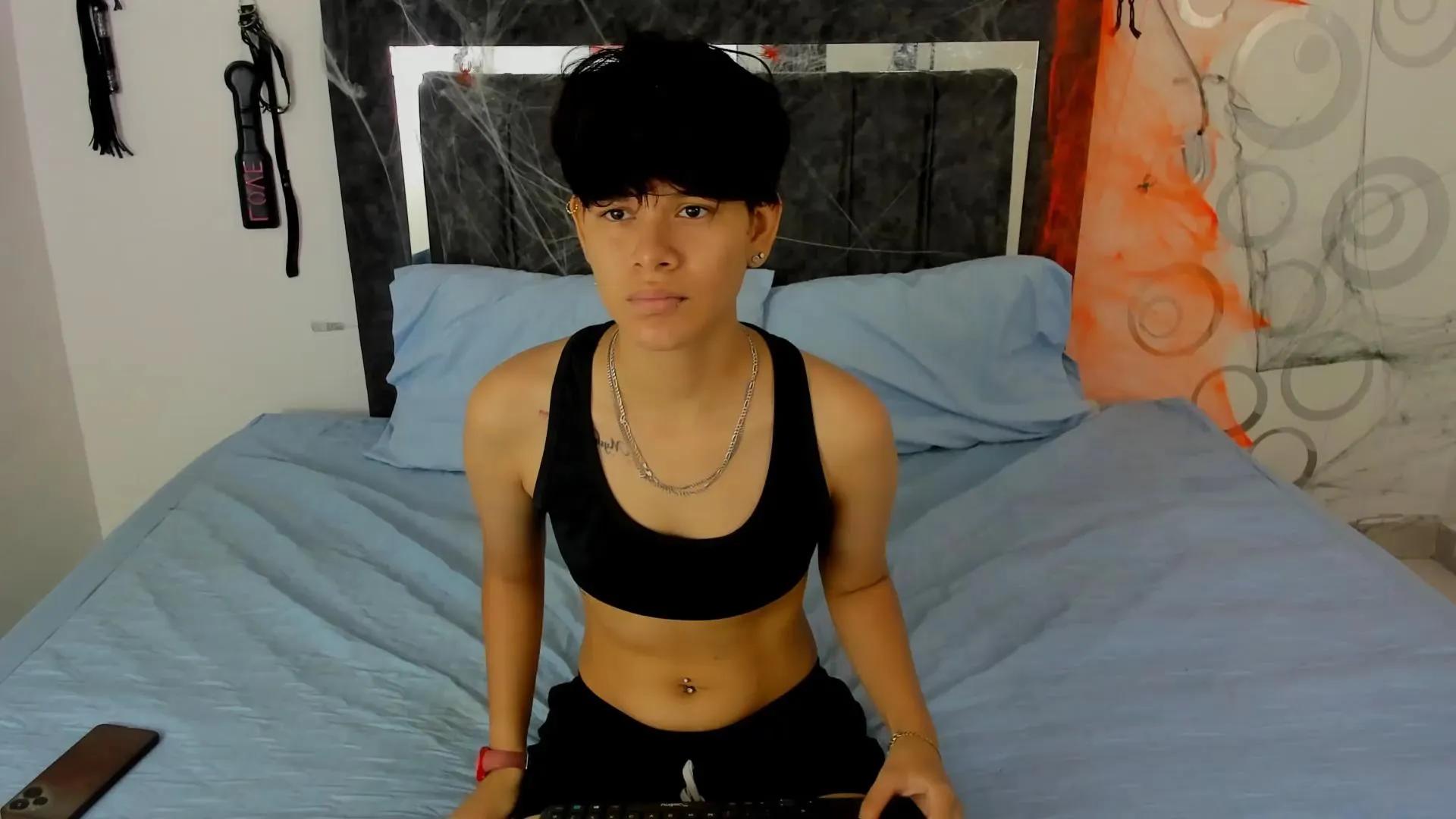 Skarleth_Latin —  #squirt #analtoys #masturbation #deepthroat #striptease #spanking #anal