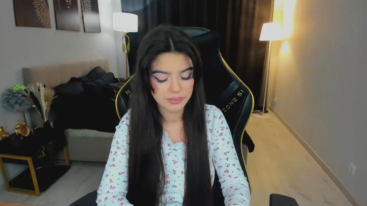 Offline SnowingWinter on Cam4