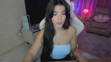 Offline SnowingWinter on Cam4