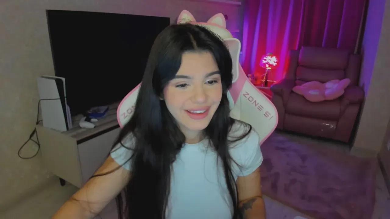 Offline SnowingWinter on Cam4