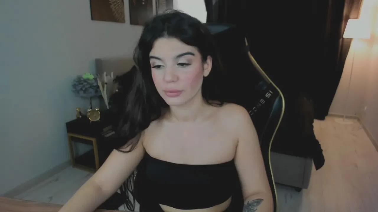 Offline SnowingWinter on Cam4