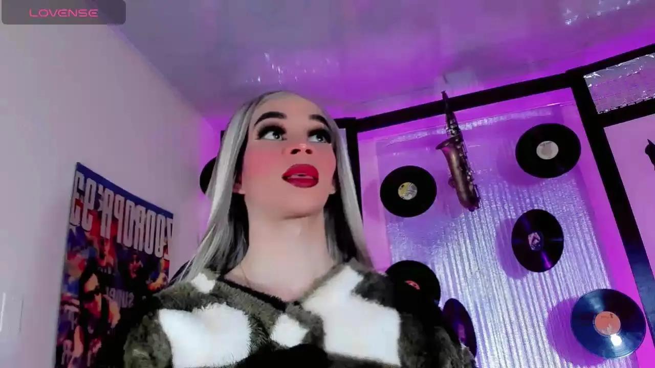 Offline sophie_miaa on Cam4