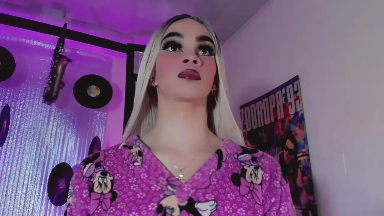 Offline sophie_miaa on Cam4