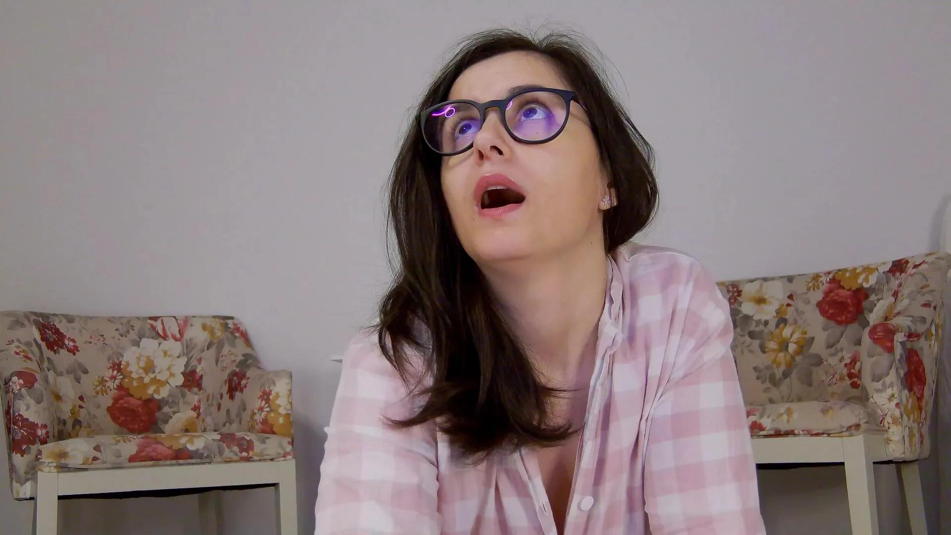 Offline SophieeeRain on Cam4