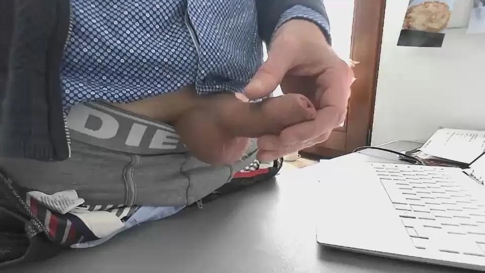 Offline spermlover21 on Cam4