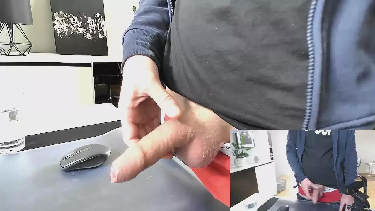 Offline spermlover21 on Cam4