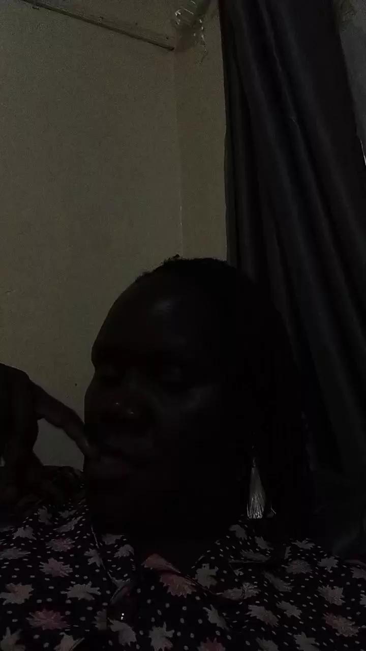 Offline spicyebony2 on Cam4