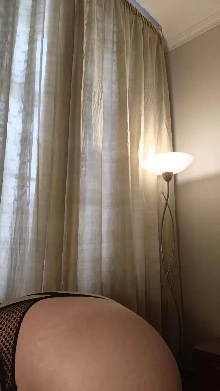 Offline SusieRedd on Cam4