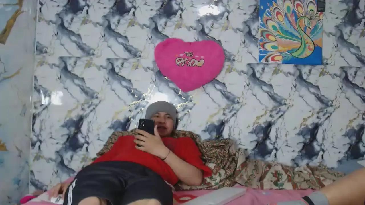 Offline Sweets_19 on Cam4