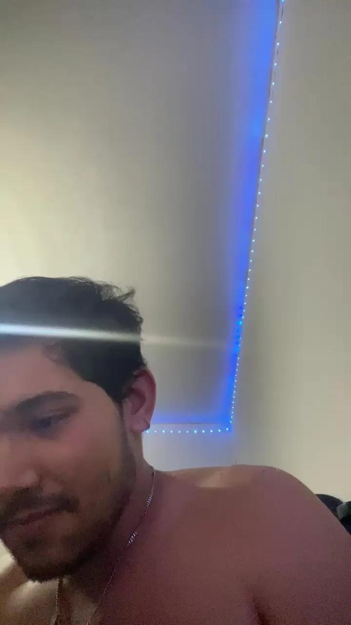 Offline t3ddy_be4r on Cam4