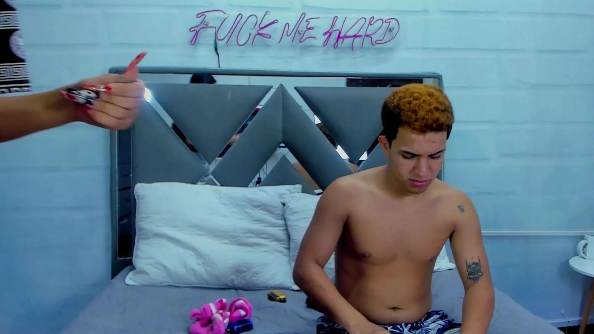 Freechat TeenLustLive on Cam4