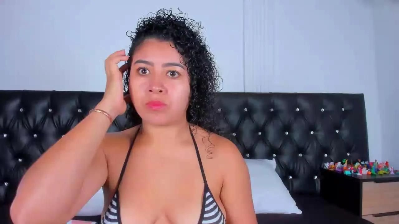 Offline thara24 on Cam4