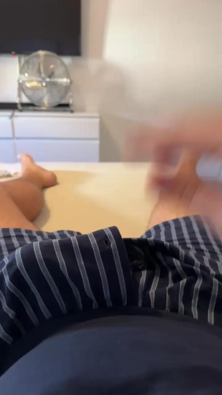 Offline thomasban on Cam4