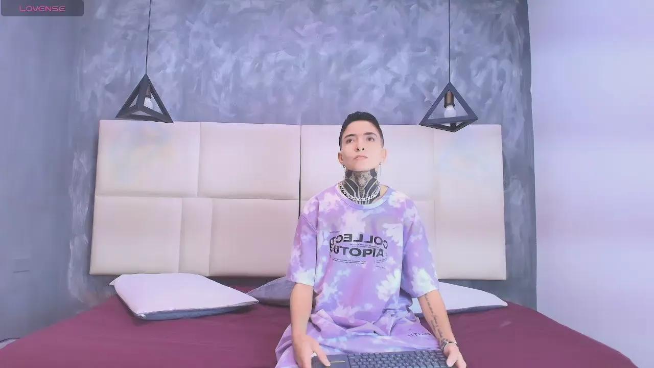 Offline TinnyandCandy on Cam4