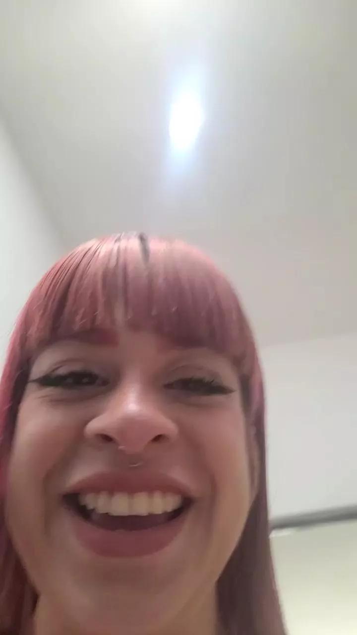 Offline Venuss_1 on Cam4