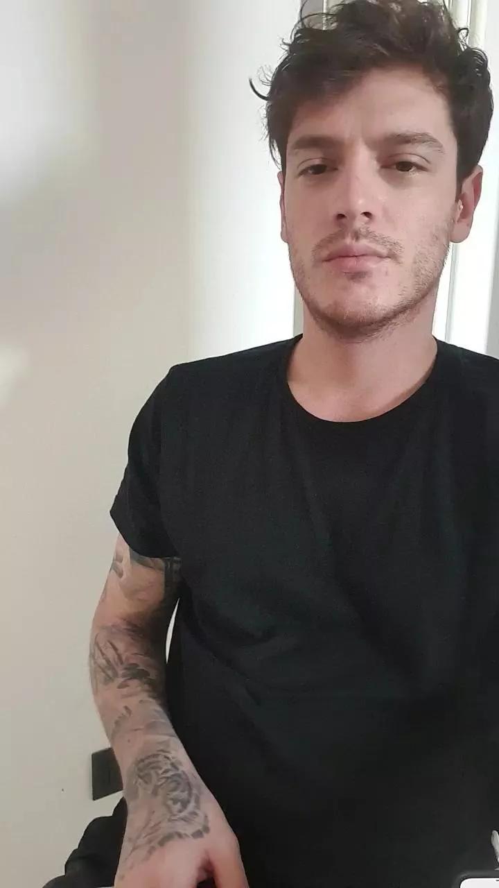 Offline WetDream20 on Cam4