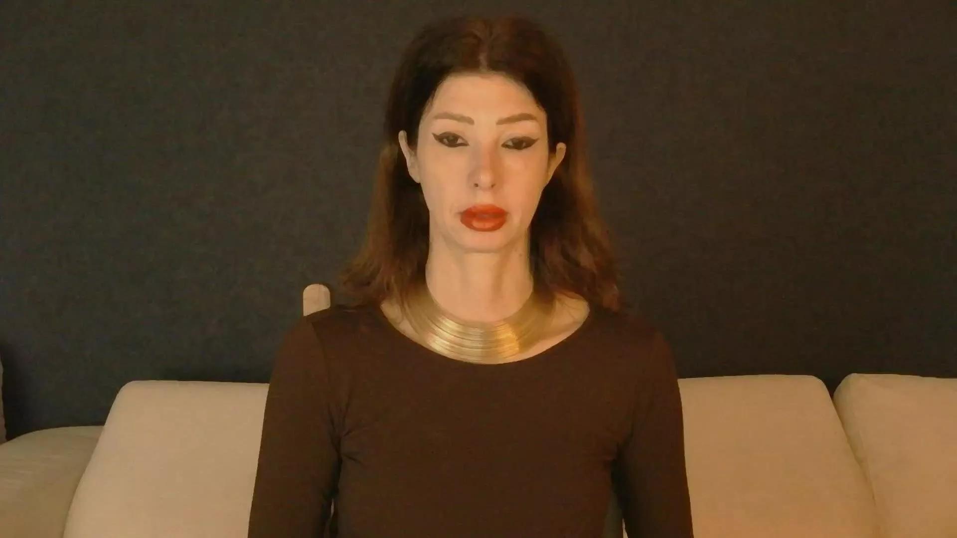 Offline Whitequeen88 on Cam4