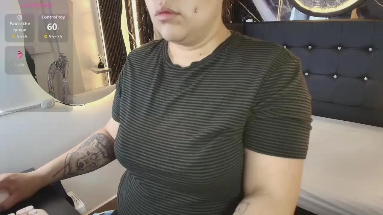 Offline Witch_Scarlet2 on Cam4