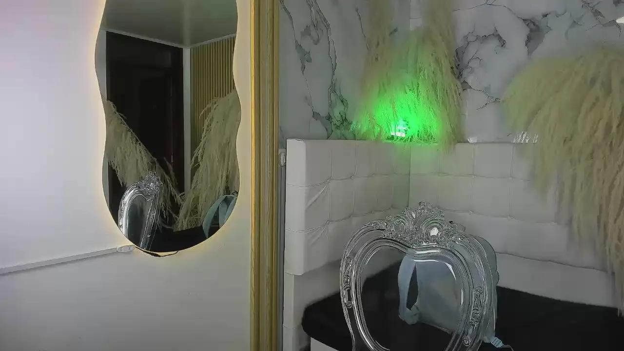 Offline Witch_Scarlet2 on Cam4